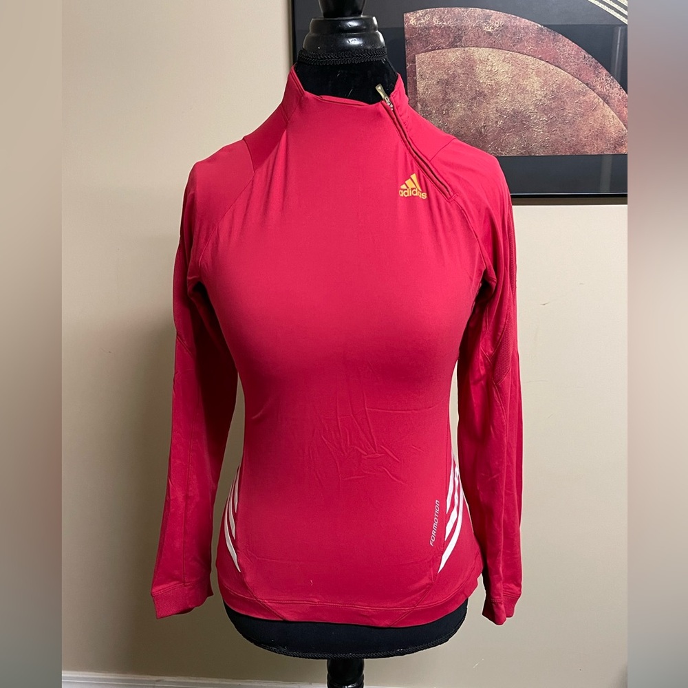 Adidas athletic top